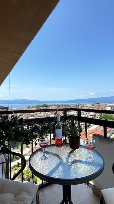 Stunning Lake And Mountain Views - Velkoski Apartments Охрид Екстериор снимка