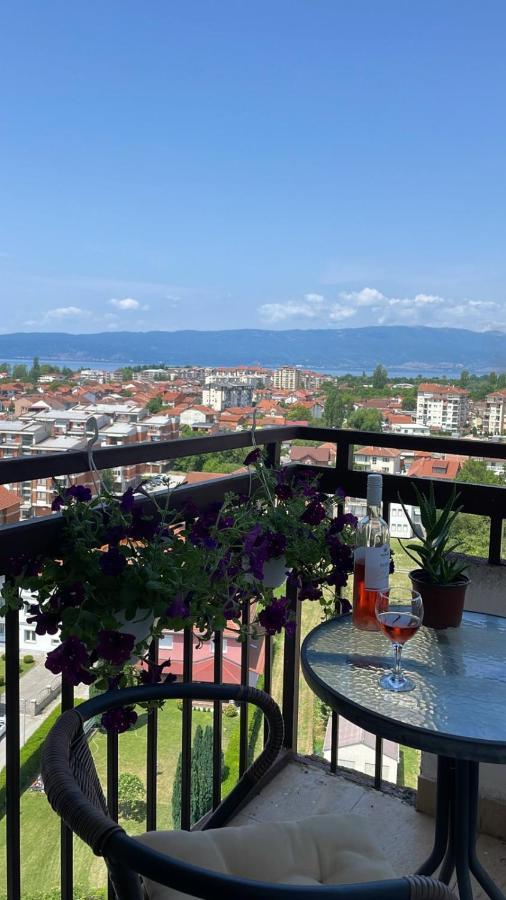 Stunning Lake And Mountain Views - Velkoski Apartments Охрид Екстериор снимка